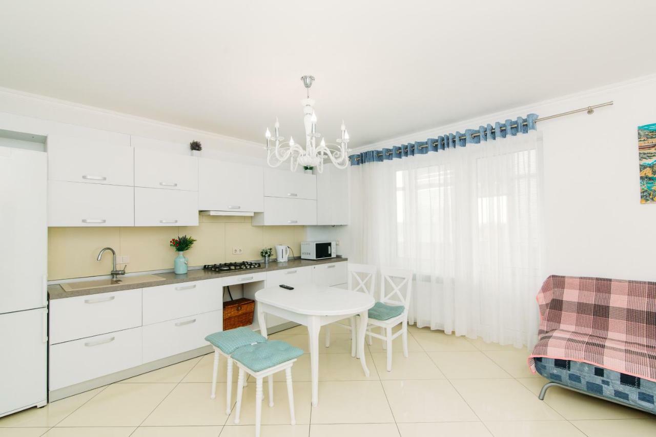 Luxury Studio Apart-Hotel In Centre 2 Room Sumy Exterior foto